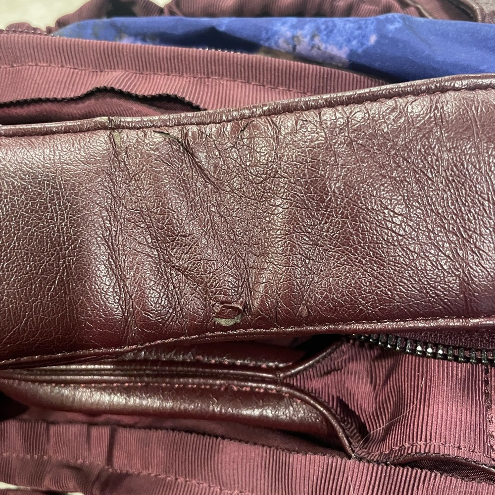 Lululemon Athletica Maroon Travel Bag - Picture 6 of 6